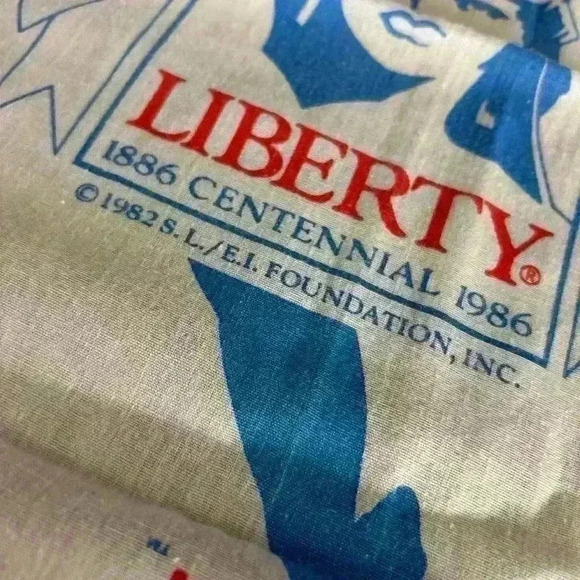 1980s Vintage Liberty Keep the Torch Lit scarf or bandanna - Picture 2 of 5